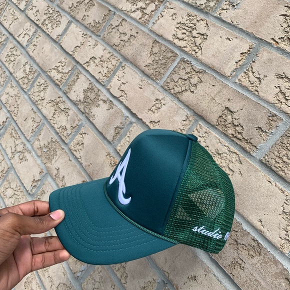 Green Atlanta Braves Trucker Hat - Picture 3 of 3